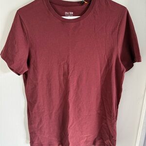 DUER Men's Burgundy Short Sleeve Tee